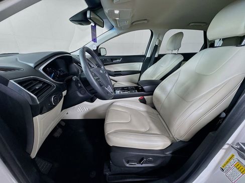 Used 2019 Ford Edge Titanium FWD image 25