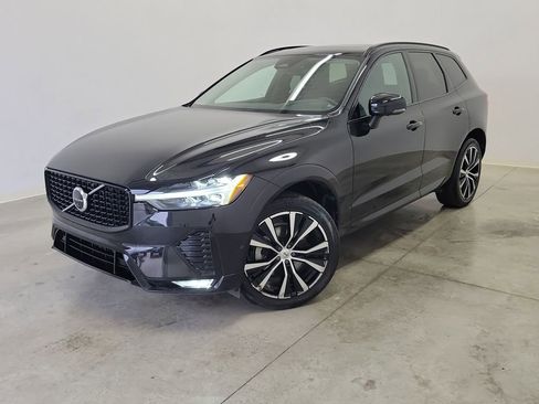 Used 2023 Volvo XC60 B5 Plus image 34