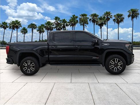 Used 2022 GMC Sierra 1500 AT4 w/ AT4 Premium Package AWD/4WD image 9