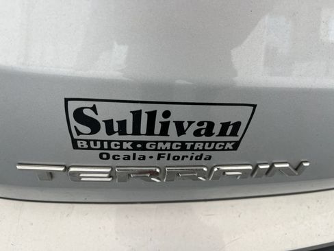 Used 2021 GMC Terrain SLE w/ Driver Convenience Package FWD image 7