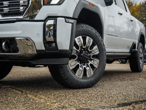 New 2026 GMC Sierra 3500 Denali w/ Denali Reserve Package AWD/4WD image 6