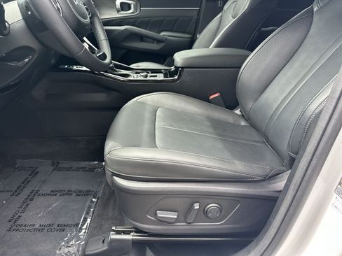 Certified 2024 Kia Sorento SX AWD/4WD image 10