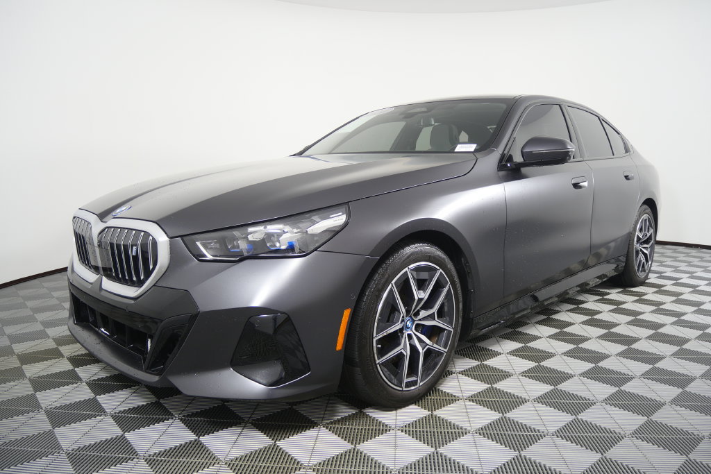 Certified 2024 BMW i5 eDrive40i w/ Executive Package RWD image 8