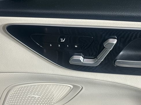 Used 2023 Mercedes-Benz C 300 Sedan image 16