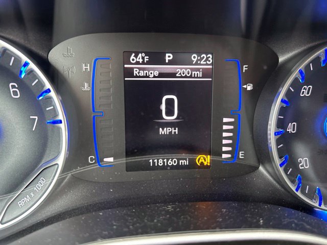 Used 2020 Chrysler Pacifica Touring-L FWD image 12