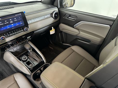 New 2025 Chevrolet Colorado ZR2 w/ Technology Package image 34