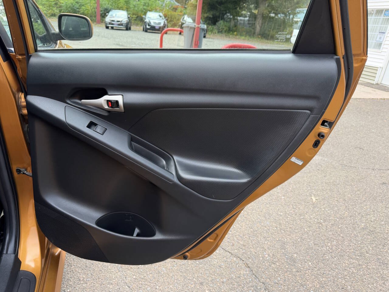 Used 2009 Toyota Matrix S w/ All Weather Guard Pkg FWD image 27