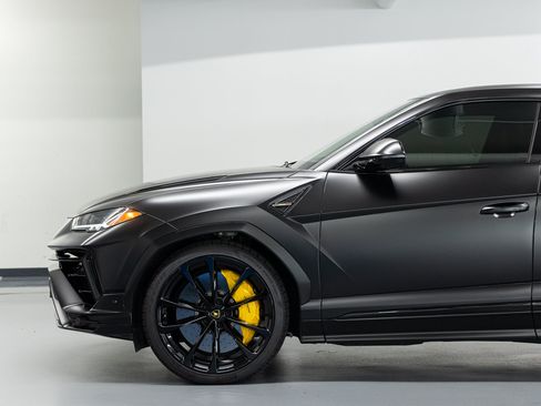 Used 2024 Lamborghini Urus S AWD/4WD image 16