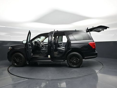 Used 2024 Ford Expedition XLT AWD/4WD image 36