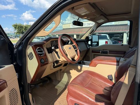 Used 2013 Ford F250 King Ranch w/ King Ranch w/Chrome Pkg AWD/4WD image 14