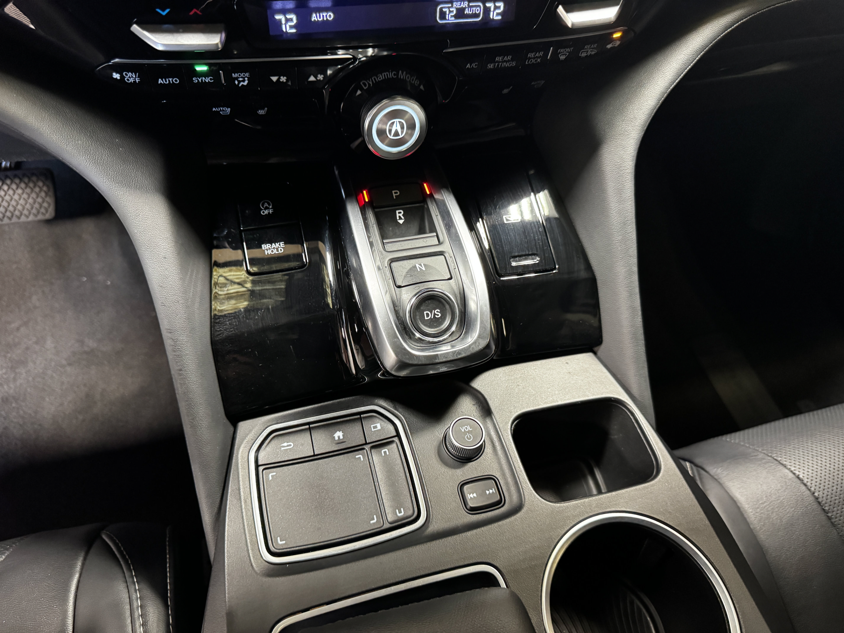 Certified 2024 Acura MDX w/ Technology Package FWD image 30