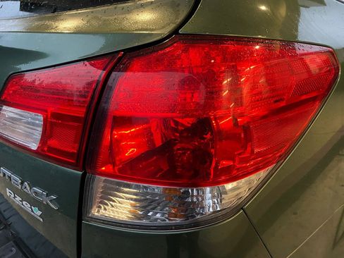 Used 2011 Subaru Outback 2.5i Premium AWD/4WD image 32