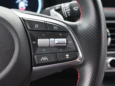Used 2023 Genesis G70 2.0T w/ Sport Prestige Package RWD image 19