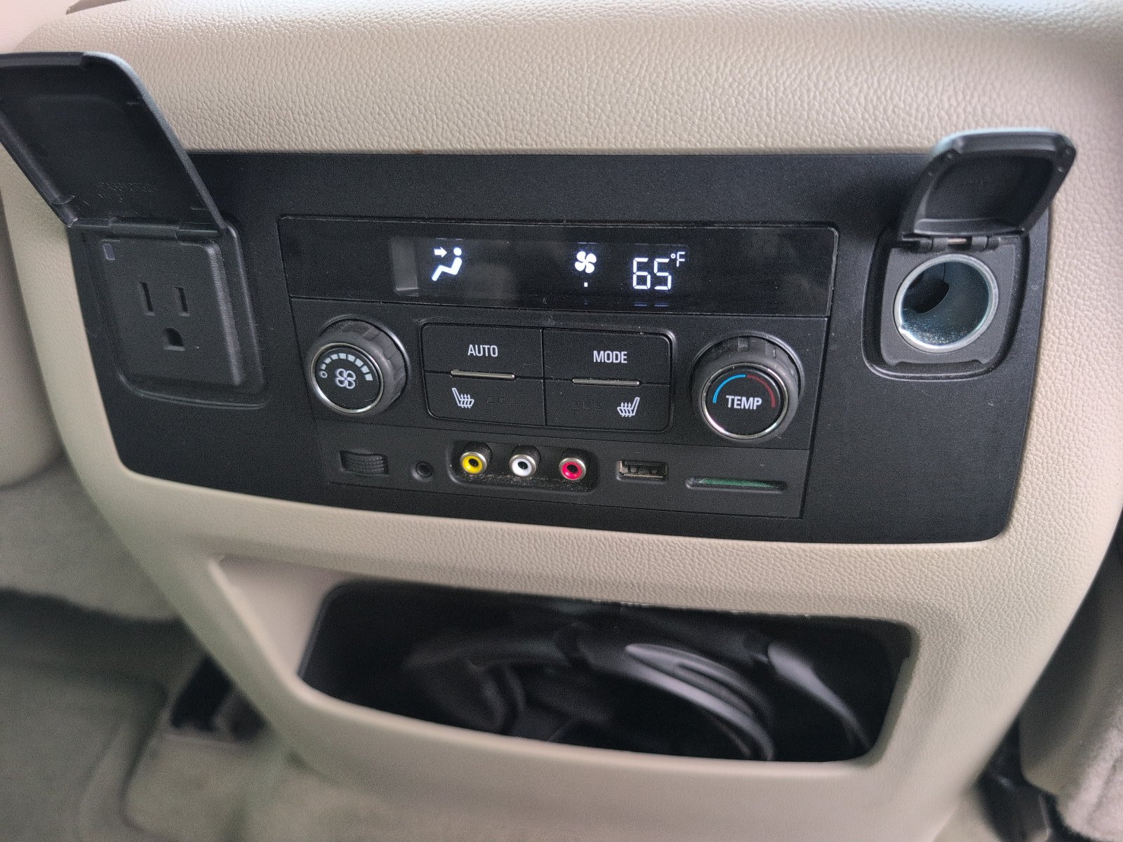 Used 2016 GMC Yukon Denali w/ Open Road Package RWD image 15