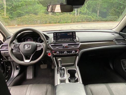 Used 2018 Honda Accord EX image 38