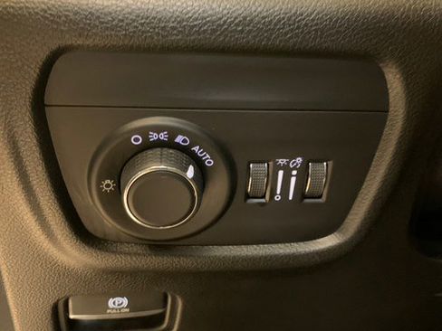 Used 2023 Jeep Grand Cherokee Altitude image 20