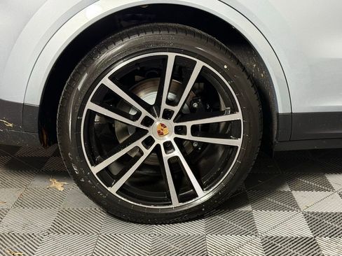 New 2026 Porsche Cayenne Coupe image 13