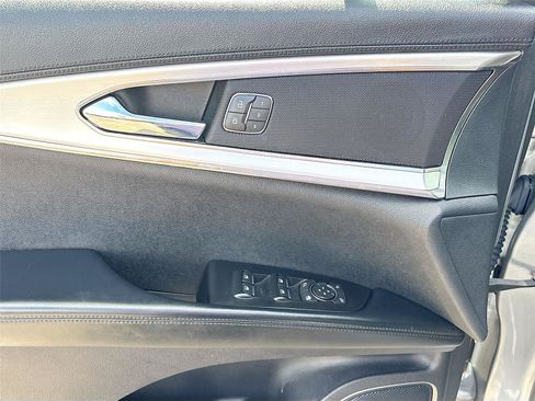 Used 2020 Lincoln Nautilus FWD image 17
