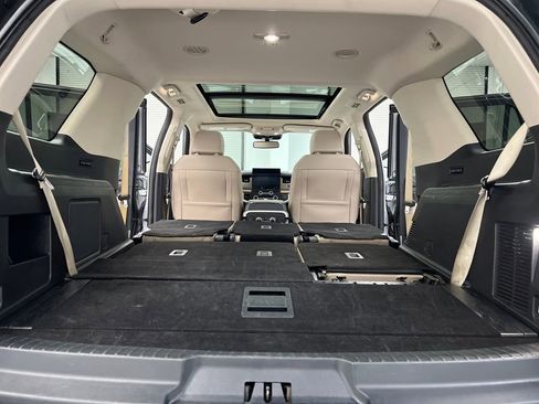 Used 2024 Ford Expedition Limited image 41