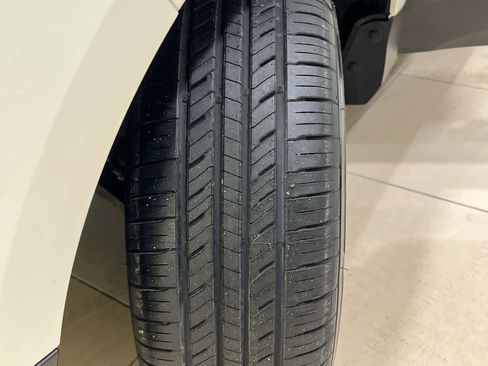 Used 2020 Ford EcoSport SE w/ SE Convenience Package image 18