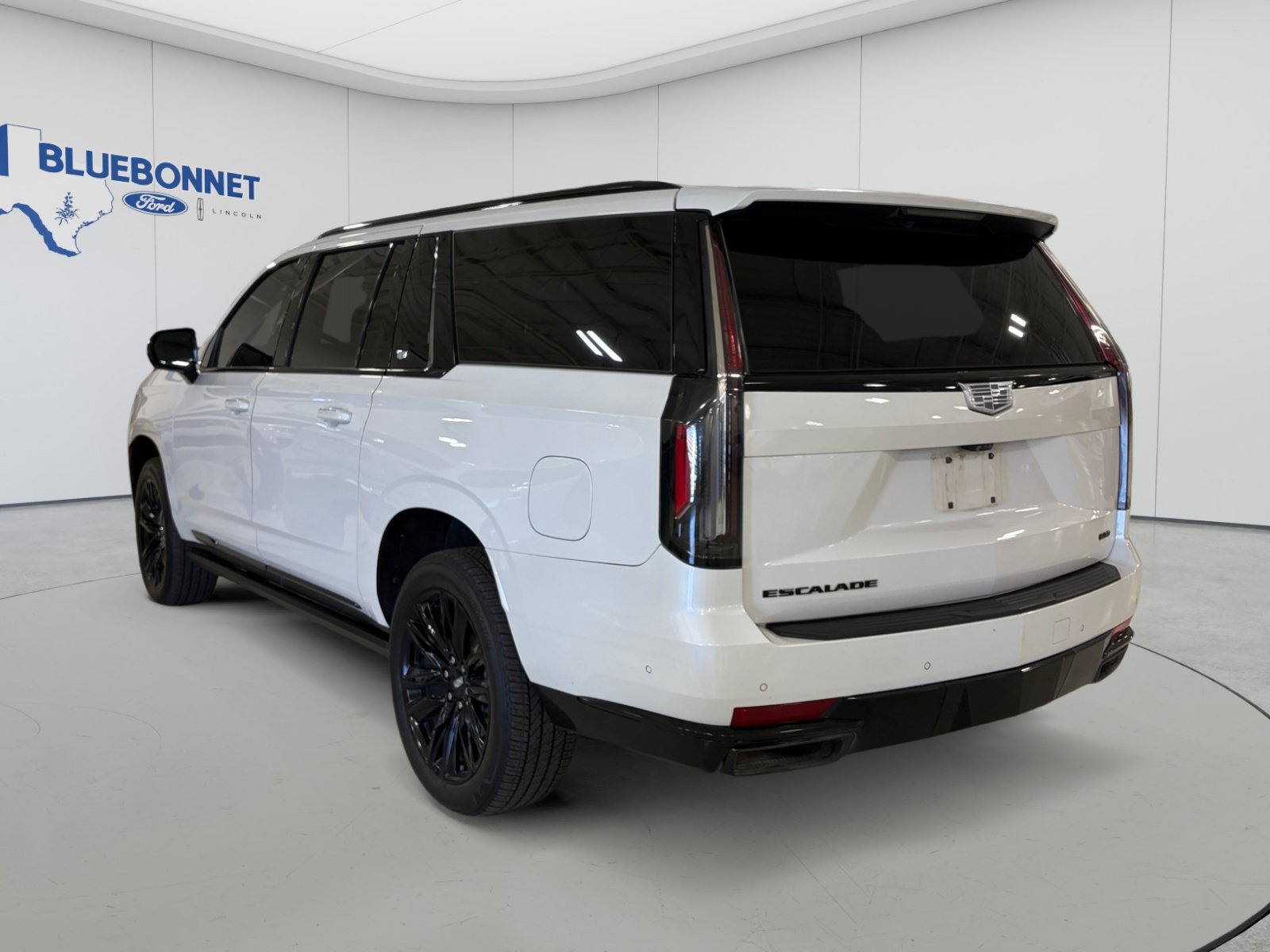 Used 2023 Cadillac Escalade ESV Sport w/ Touring Package AWD/4WD image 7
