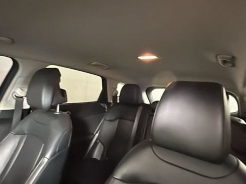 Used 2023 Kia Sportage EX FWD image 12