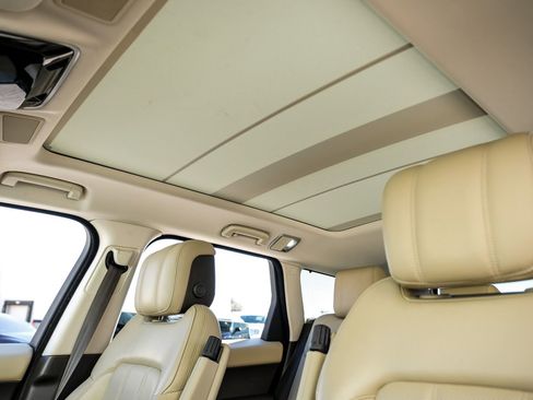 Used 2019 Land Rover Range Rover Sport HSE image 3