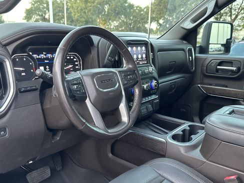 Used 2021 GMC Sierra 2500 Denali w/ Denali Ultimate Package AWD/4WD image 5
