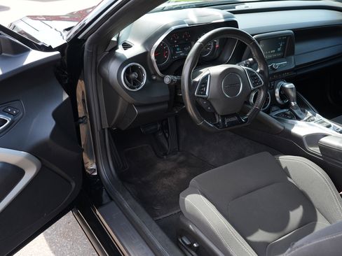 Used 2017 Chevrolet Camaro LT RWD image 17