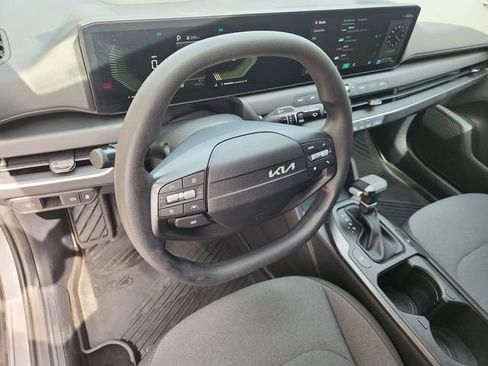 Used 2025 Kia K4 FWD image 10