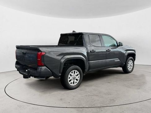 Used 2025 Toyota Tacoma SR5 AWD/4WD image 5