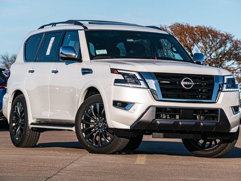 Used 2024 Nissan Armada Platinum w/ Captain's Chairs Package RWD image 2