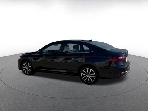 Used 2025 Volkswagen Jetta SE image 12