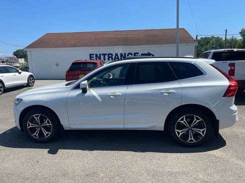 Used 2022 Volvo XC60 B5 Momentum w/ Climate Package AWD/4WD image 4