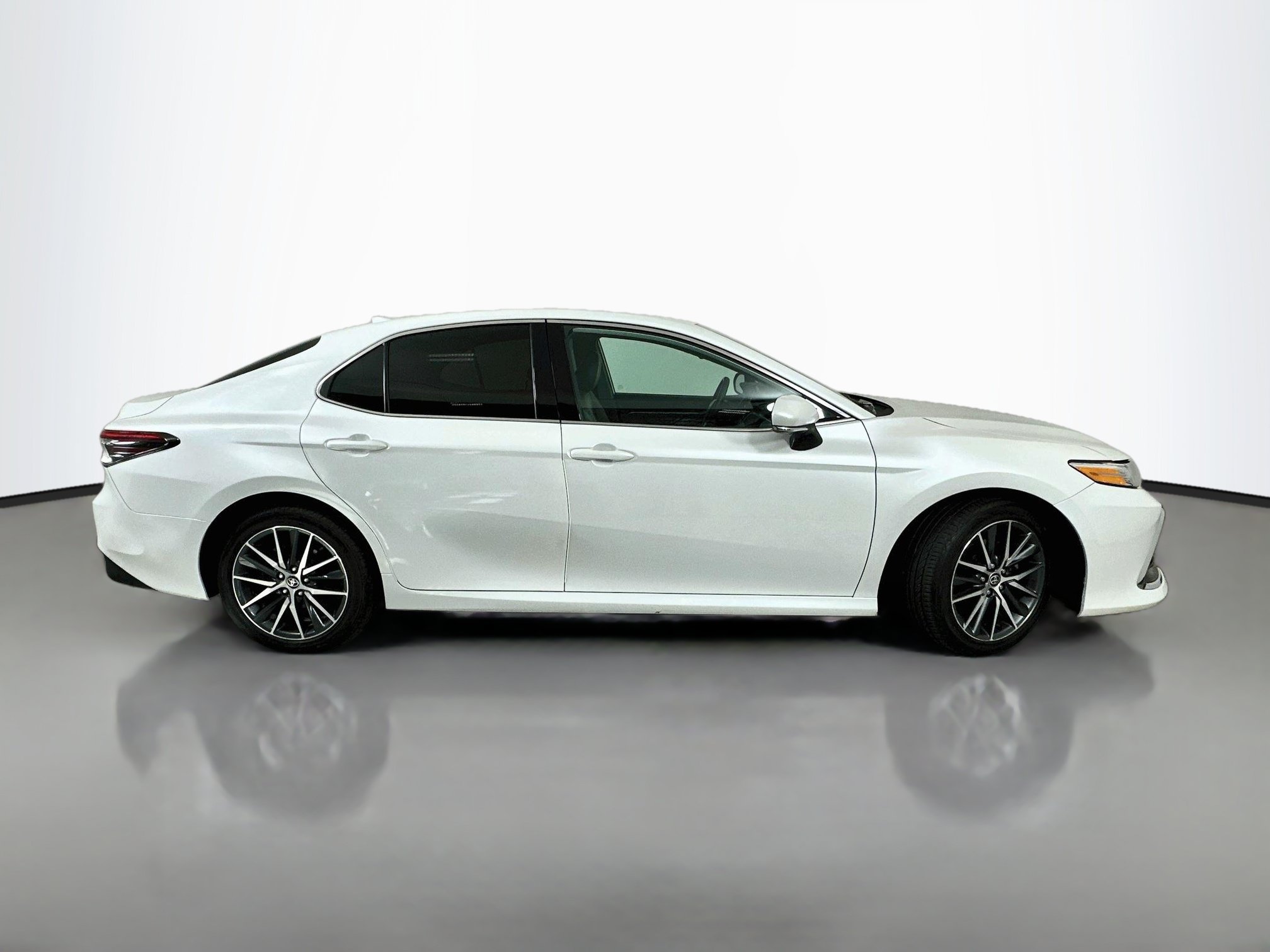 Used 2023 Toyota Camry XLE w/ Cold Weather Package AWD/4WD image 8