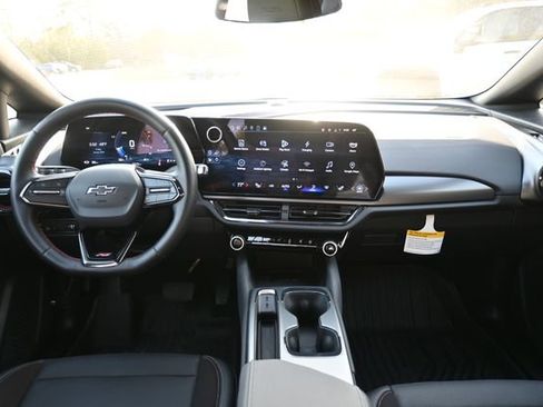 New 2025 Chevrolet Equinox EV RS image 12