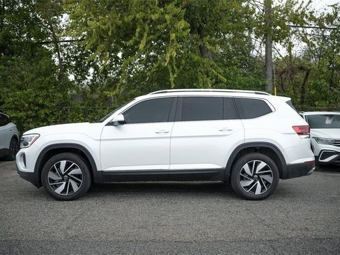 New 2025 Volkswagen Atlas SEL image 4