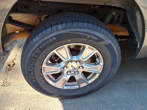 Used 2015 Ford F150 XLT w/ Equipment Group 302A Luxury AWD/4WD image 12
