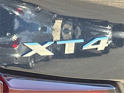 Certified 2023 Cadillac XT4 Luxury w/ Cold Weather Package image 9