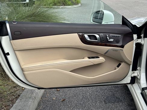 Used 2015 Mercedes-Benz SL 550 image 11
