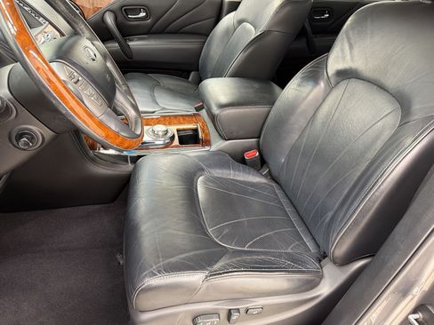 Used 2015 INFINITI QX80 4WD w/ Deluxe Technology Package image 5