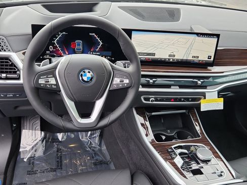New 2026 BMW X5 xDrive50e w/ Climate Comfort Package AWD/4WD image 11