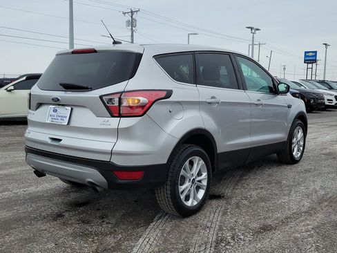 Used 2017 Ford Escape SE image 4