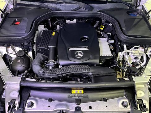 Used 2018 Mercedes-Benz GLC 300 4MATIC w/ Multimedia Package image 29