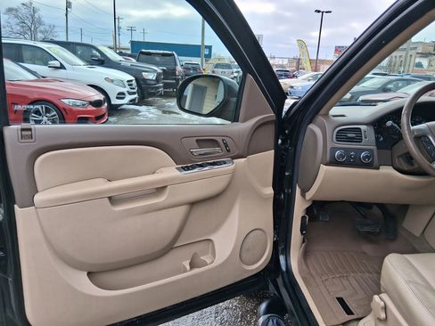 Used 2013 Chevrolet Avalanche LT w/ Suspension Package, Off-Road image 16