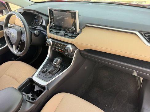 Used 2021 Toyota RAV4 XLE w/ Convenience Package AWD/4WD image 27
