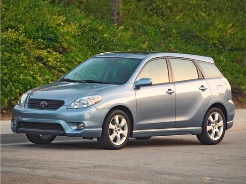 Used 2006 Toyota Matrix AWD image 1