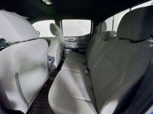 Used 2018 Toyota Tacoma TRD Sport image 27