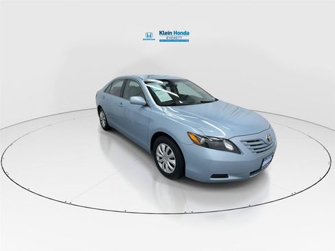 Used 2009 Toyota Camry LE FWD image 4