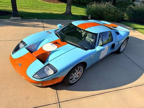 Used 2006 Ford GT RWD image 10